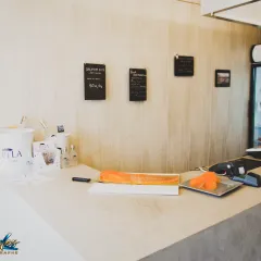 L’Instant Saumon à Pessac : reportage photographique d’un commerce artisanal