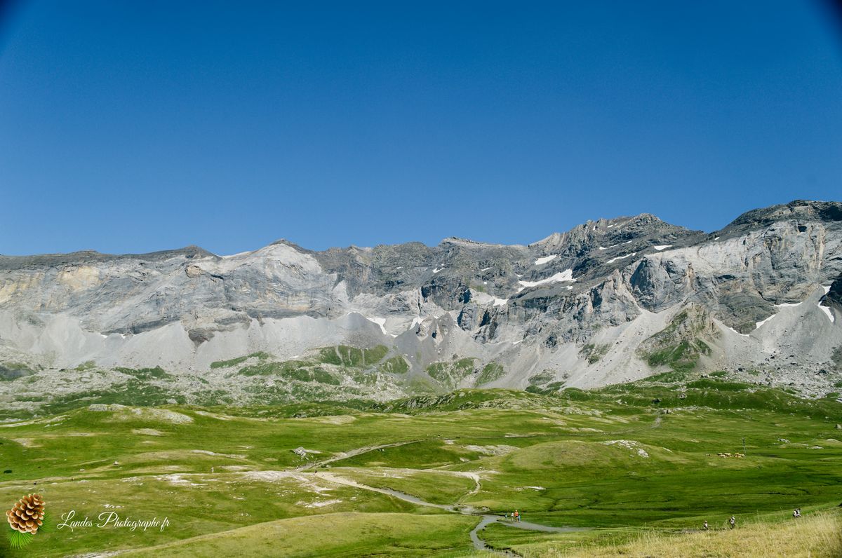 🌄 L'Épique Silence de Troumouse : Grandeur UNESCO et Respect Montagnard