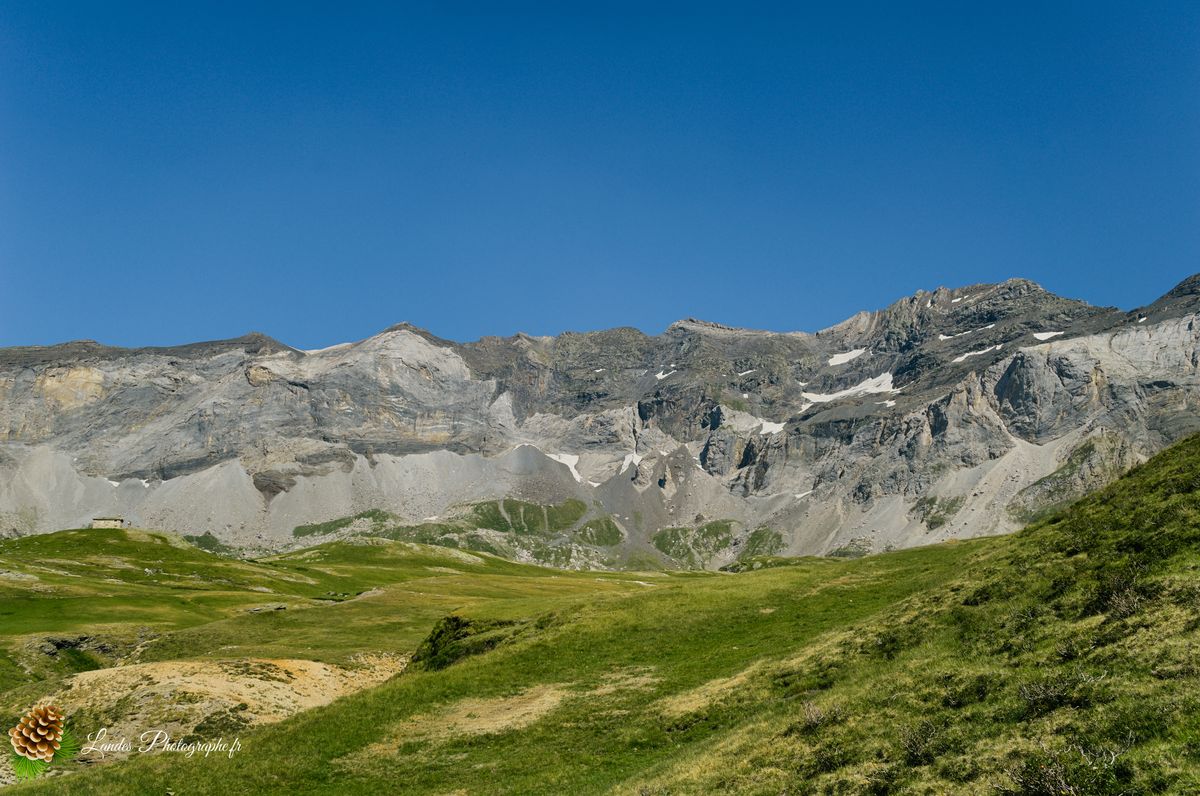 🌄 L'Épique Silence de Troumouse : Grandeur UNESCO et Respect Montagnard