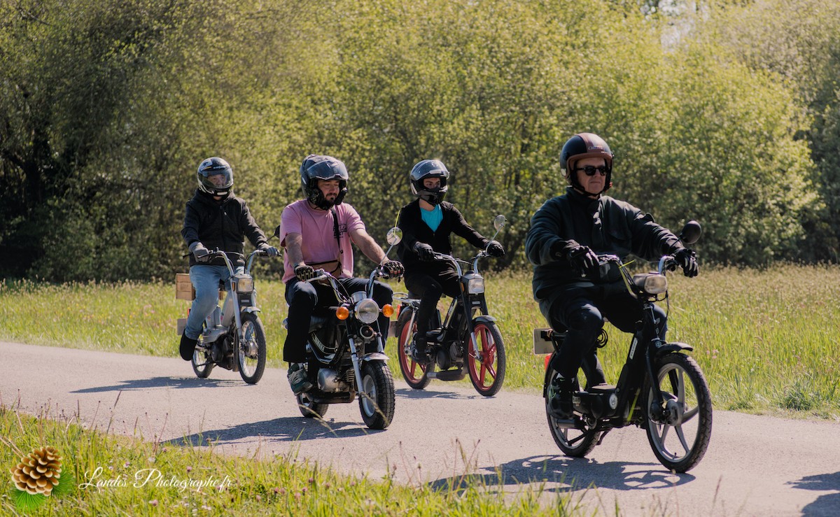 🛵 Soustons Mobs 2026 : Un Dimanche de Nostalgie et de Mélange 2-Temps à la Base de Laurens