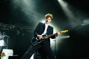 The Hives en concert au Garorock 2012