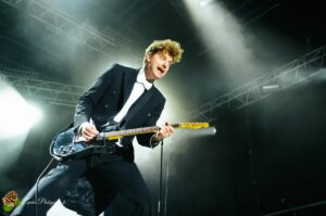 The Hives en concert au Garorock 2012