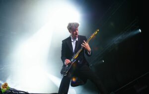 The Hives en concert au Garorock 2012