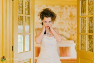 Agnès au Chateau de Mirambeau