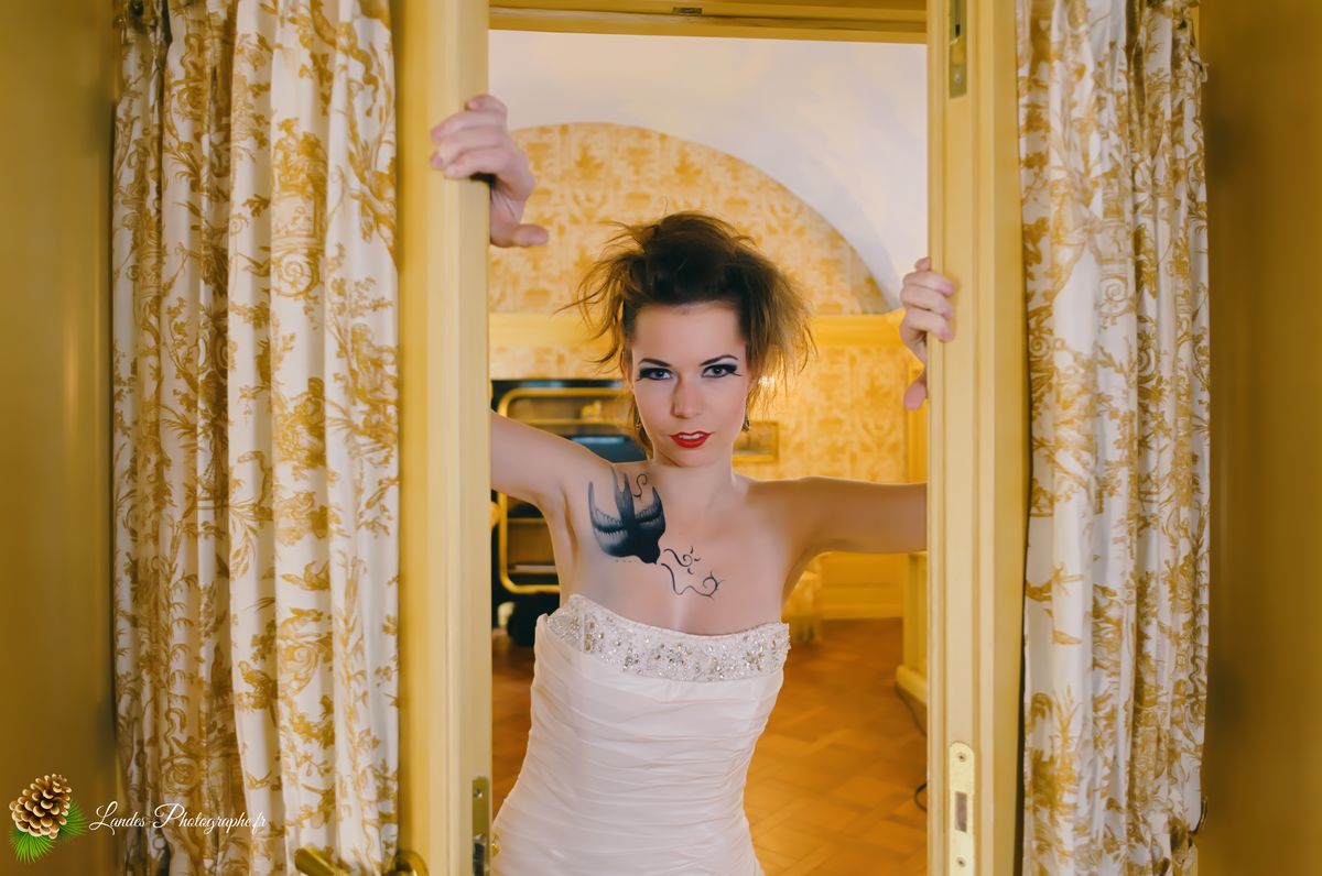 Agnès au Chateau de Mirambeau