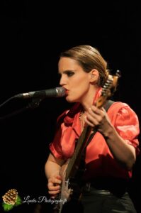 Anna Calvi en concert au Rocher Palmer de Cenon
