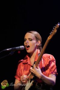 Anna Calvi en concert au Rocher Palmer de Cenon