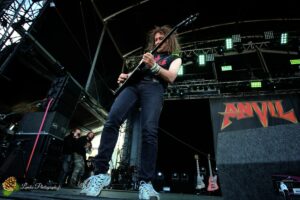 Anvil en concert au Hellfest 2010
