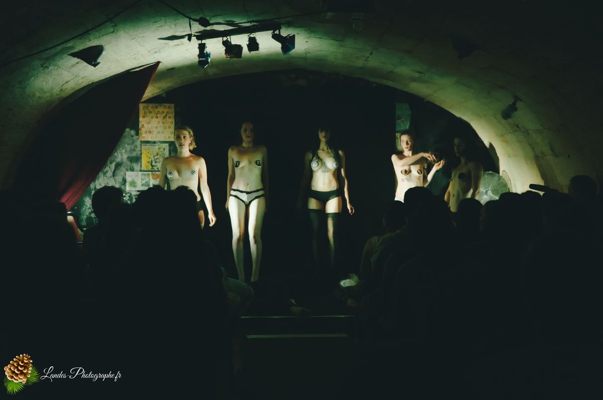 The Divine Ladies : Dans Tous Les Sens