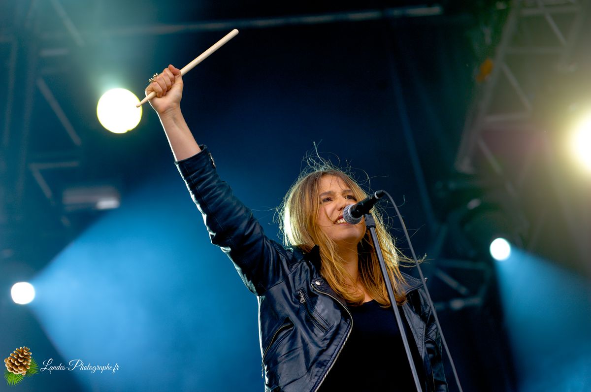Izia en concert au Festival Garorock 2012