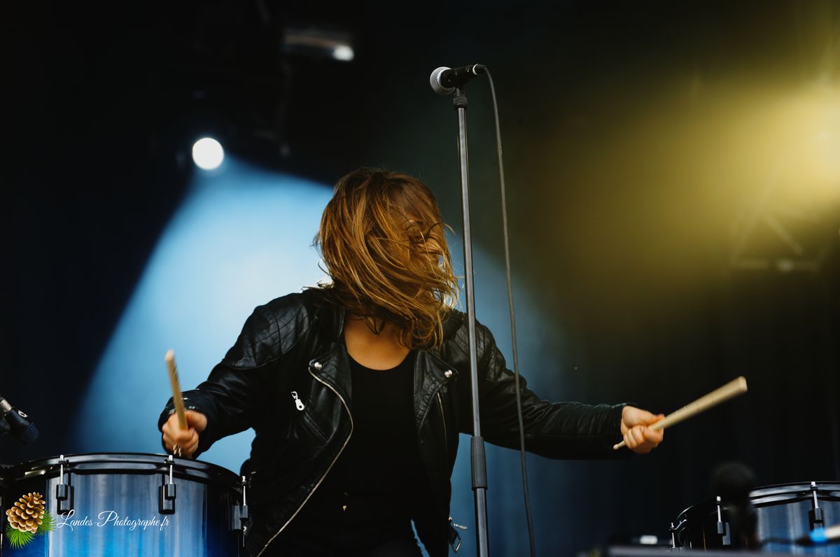 Izia en concert au Festival Garorock 2012
