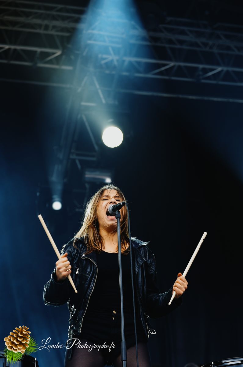 Izia en concert au Festival Garorock 2012