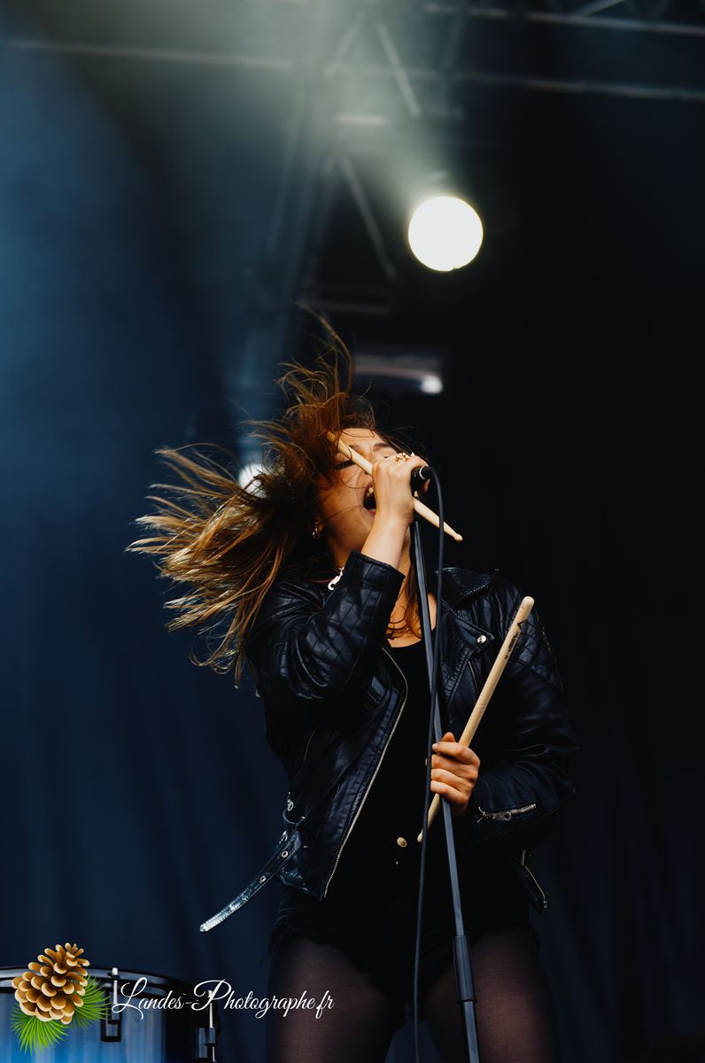 Izia en concert au Festival Garorock 2012