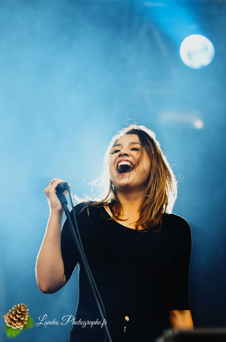 Izia en concert au Festival Garorock 2012