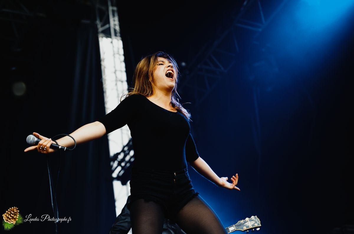 Izia en concert au Festival Garorock 2012