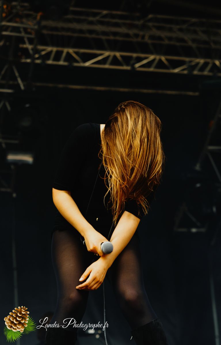 Izia en concert au Festival Garorock 2012