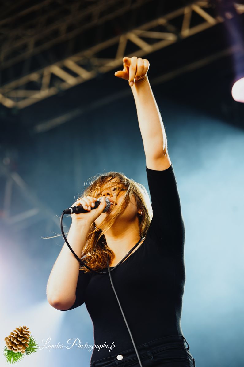 Izia en concert au Festival Garorock 2012