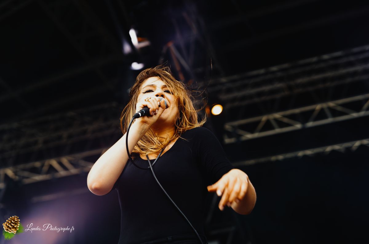Izia en concert au Festival Garorock 2012