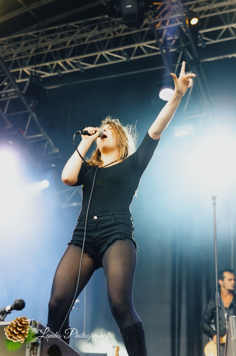 Izia en concert au Festival Garorock 2012