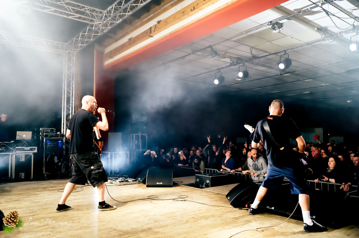 Lofofora en concert au Big Fuzz de Jonzac 2012