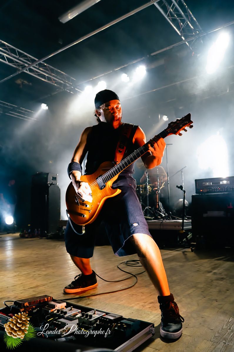 Lofofora en concert au Big Fuzz de Jonzac 2012