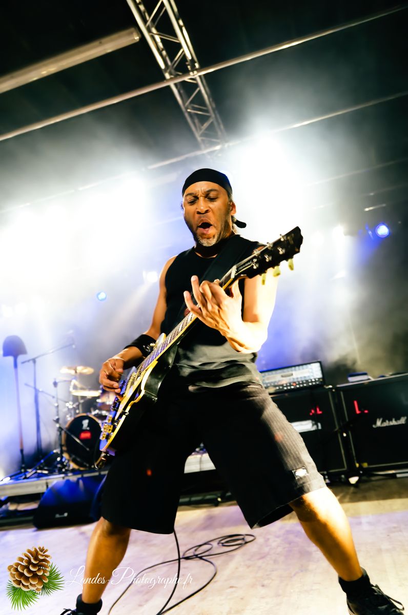 Lofofora en concert au Big Fuzz de Jonzac 2012
