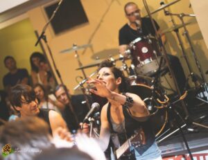 Superbus en showcase au Virgin Megastore de Bordeaux