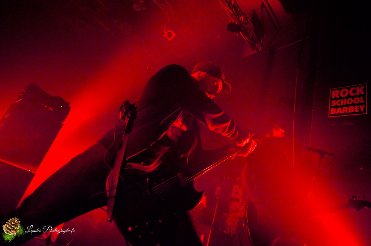 Mass Hysteria en concert à la Rock School Barbey de Bordeaux