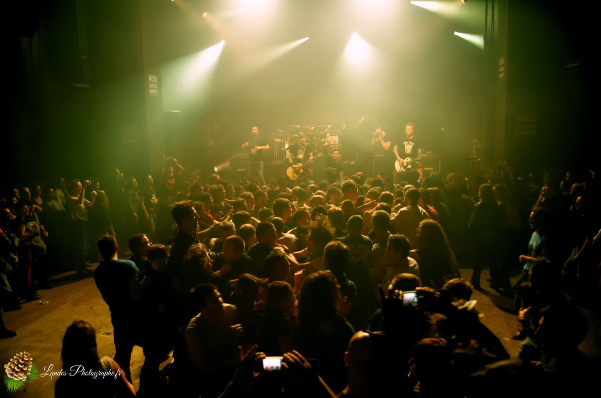 Mass Hysteria en concert à la Rock School Barbey de Bordeaux