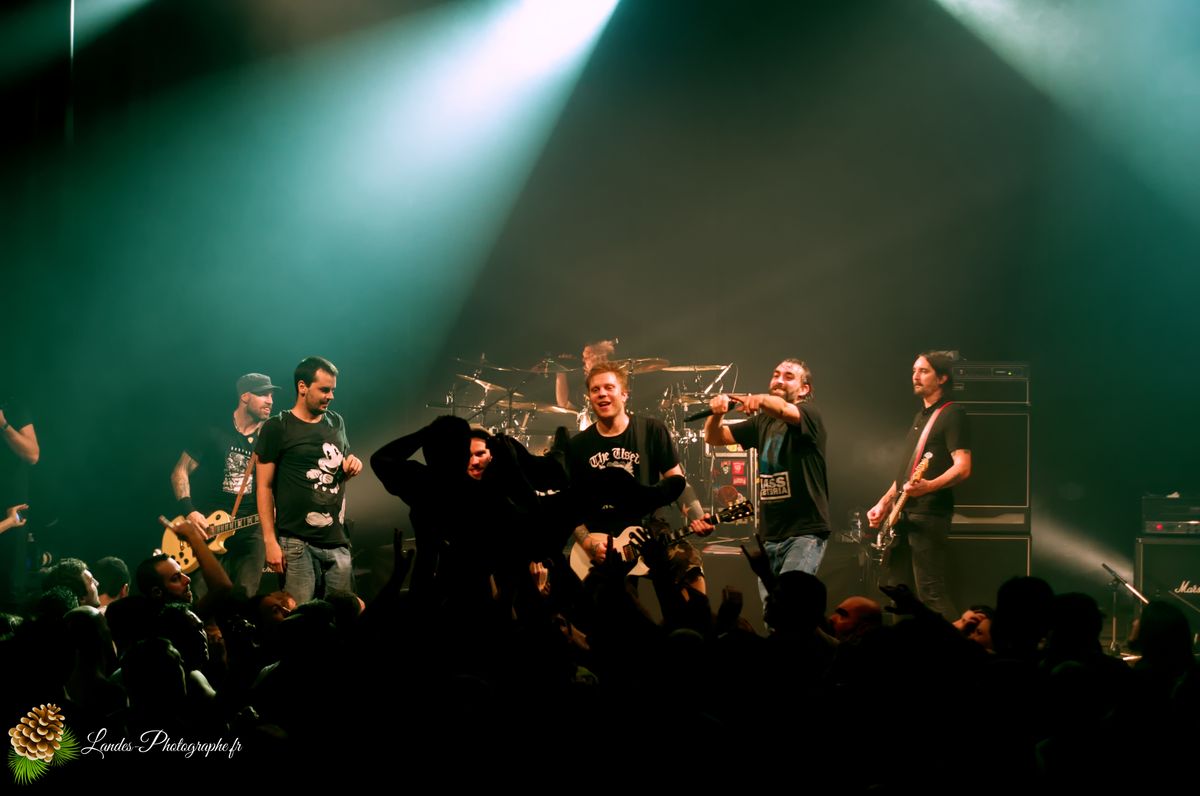 Mass Hysteria en concert à la Rock School Barbey de Bordeaux