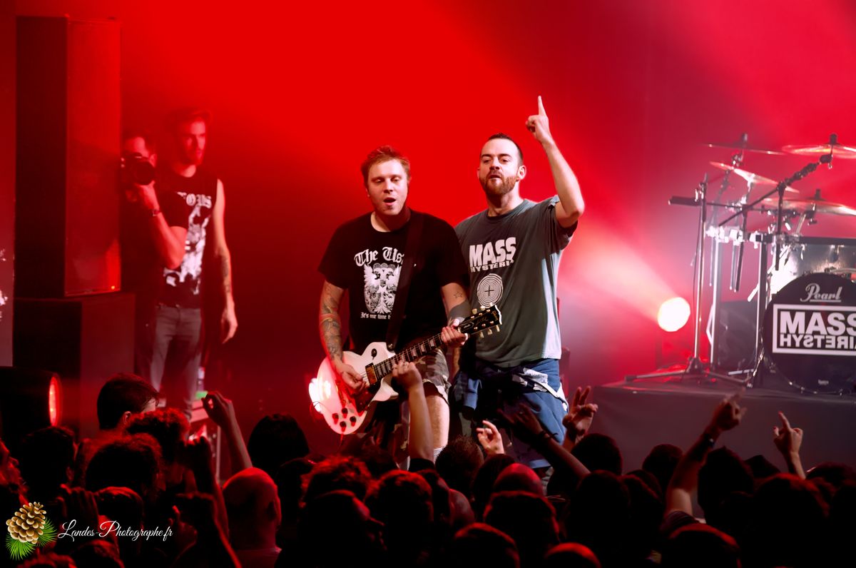 Mass Hysteria en concert à la Rock School Barbey de Bordeaux