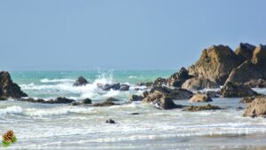Plage de Trez Rouz après le passage de la tempête Claudio