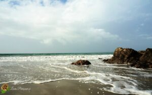 Plage de Trez Rouz après le passage de la tempête Claudio
